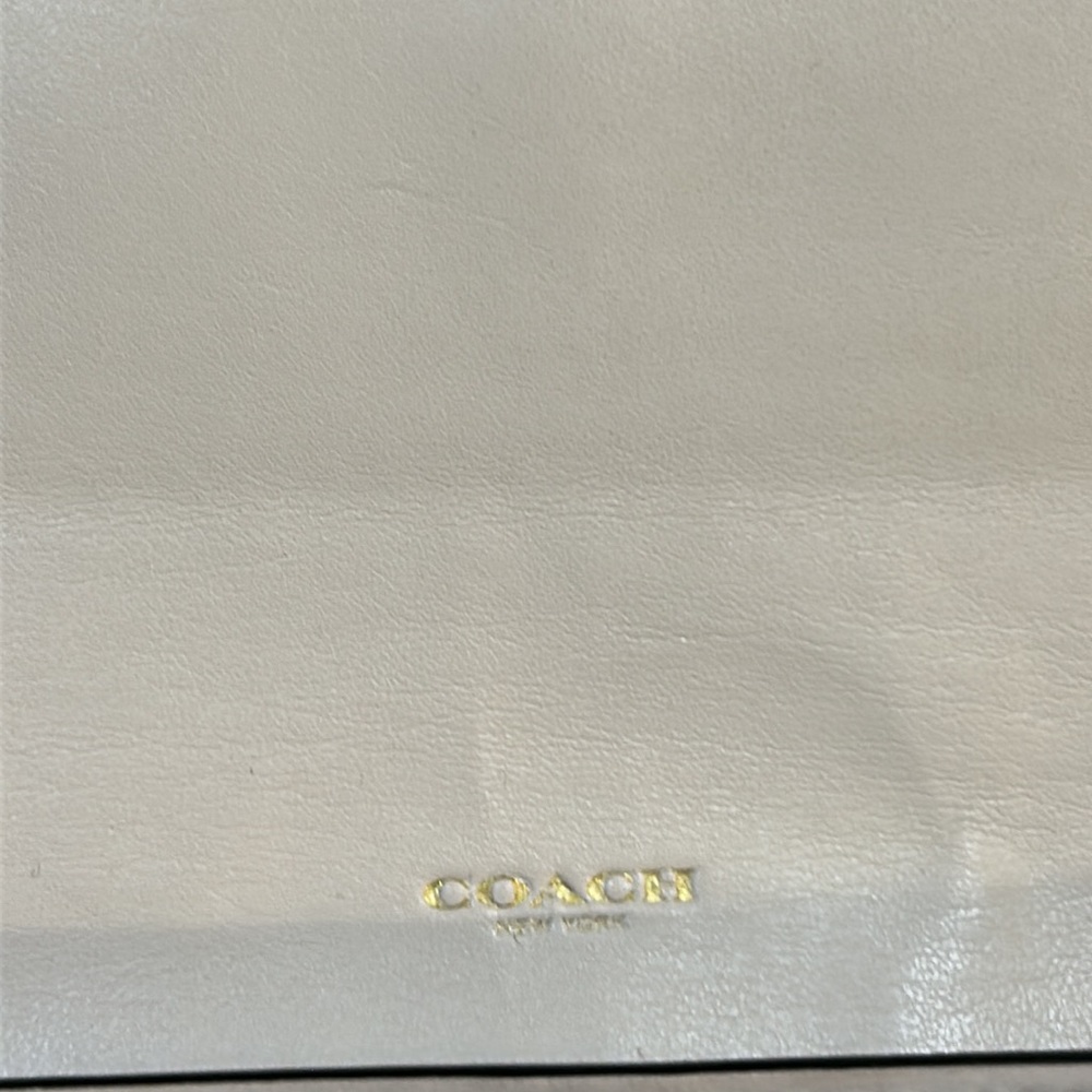 Coach signature slim envelope wallet with buttery soft interior leather - Picture 4 of 11